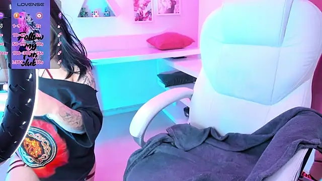 pinkk deemon online show from October 6, 2025, 2:18 pm