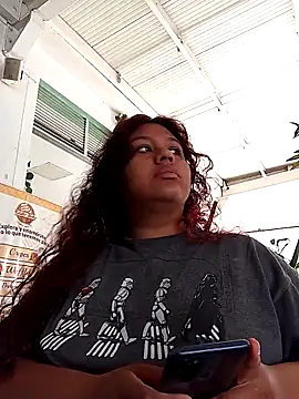 CloeStron online show from November 20, 2025, 3:34 pm