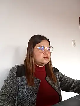 Snapshot of LUCIANA__99 chatting on October 13, 2025, 3:57 pm LUCIANA 99 online show from October 13, 2025, 3:57 pm