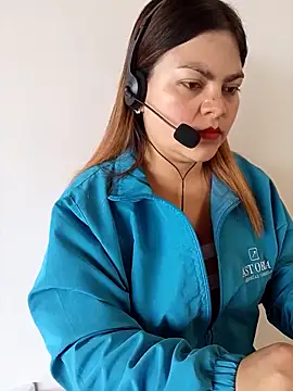 Snapshot of LUCIANA__99 chatting on September 18, 2025, 1:47 pm LUCIANA 99 online show from September 18, 2025, 1:47 pm