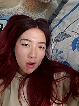 lunnaa  online show from February 6, 2026, 3:35 am