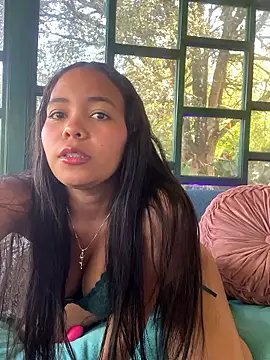 SophiaGuzman online show from January 14, 2026, 4:21 pm