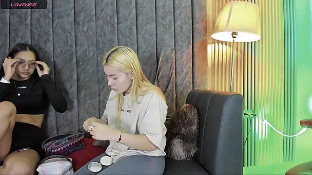 rubby lux online show from November 20, 2025, 12:50 pm