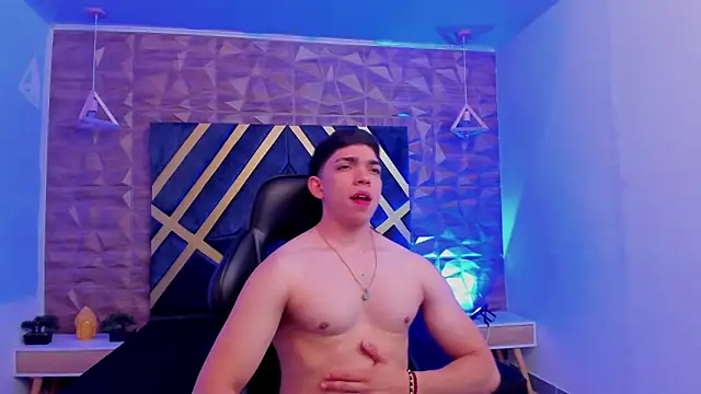 Eryonbradley online show from March 12, 2026, 12:16 am