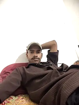 yashuuuu021 online show from April 3, 2026, 6:47 pm