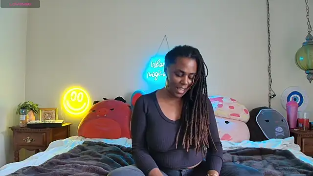 GigiMcFee online show from September 23, 2025, 9:22 pm