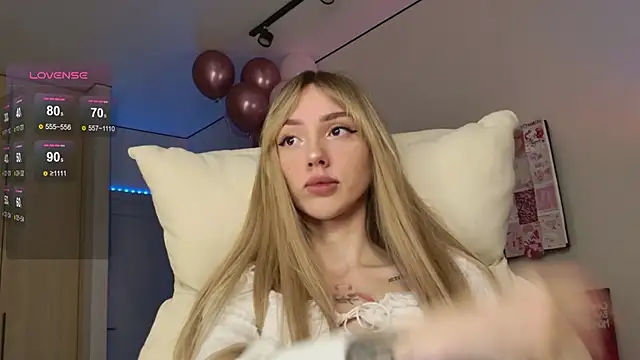 Lunainnk online show from November 29, 2025, 10:21 pm