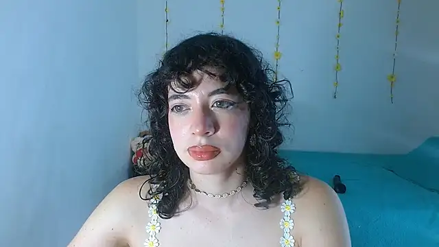 sajecrismaa online show from March 24, 2026, 8:53 pm