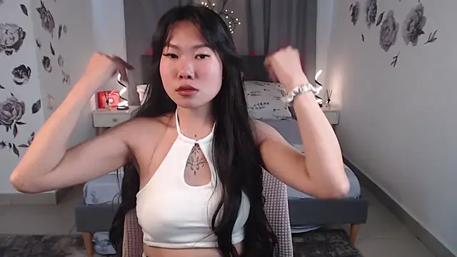 LunaPurrr online show from October 27, 2025, 1:06 am