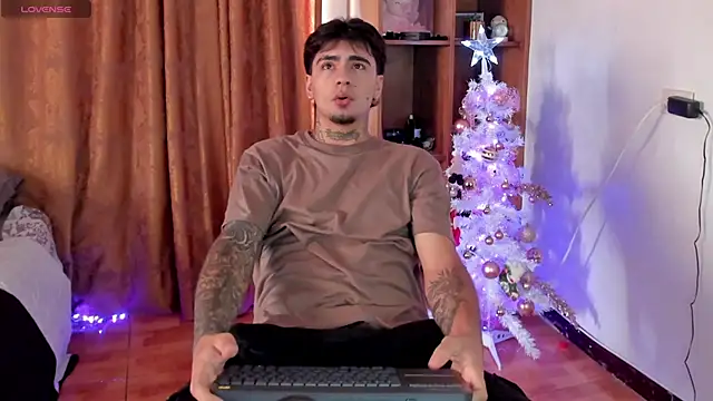 JamesDeker online show from December 20, 2025, 12:52 pm