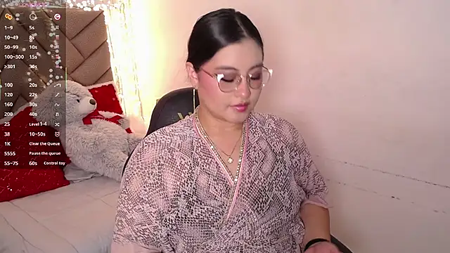 Snapshot of heluejamil chatting on February 25, 2026, 7:25 pm heluejamil online show from February 25, 2026, 7:25 pm