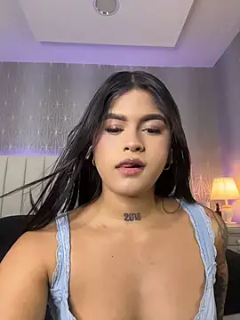 Mia-Medina online show from July 29, 2026, 7:24 pm