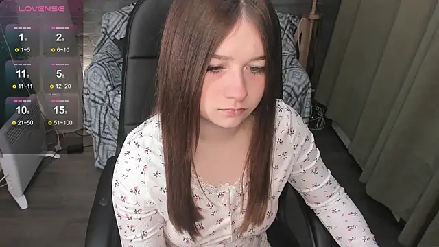 Snapshot of Enny_Kris chatting on October 1, 2025, 1:15 pm Enny Kris online show from October 1, 2025, 1:15 pm