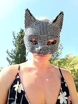 HotWife VR online show from June 17, 2026, 8:03 am
