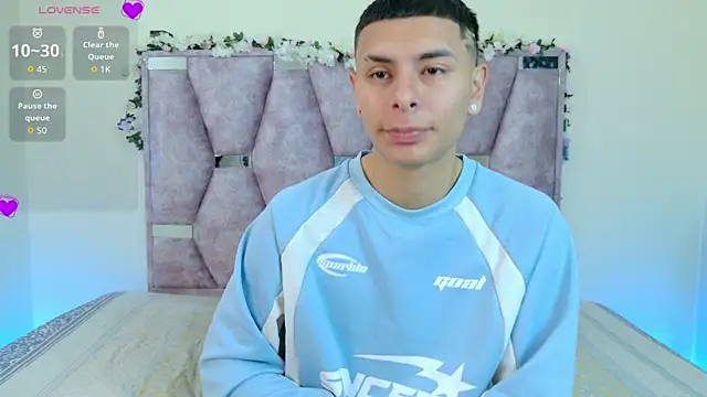 lana and liam  online show from November 7, 2025, 10:20 am