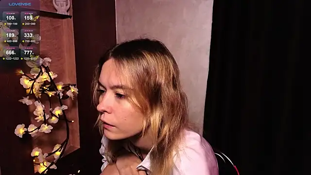 Snapshot of DemonaCast chatting on October 5, 2025, 9:55 am DemonaCast online show from October 5, 2025, 9:55 am