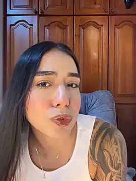 KaditaNavarro online show from April 8, 2026, 11:06 pm