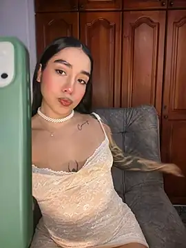 KaditaNavarro online show from July 24, 2026, 11:45 pm