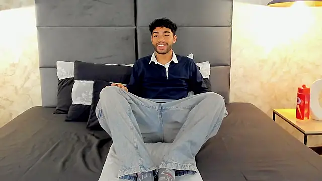 RaphaelDufort online show from September 30, 2025, 11:55 pm