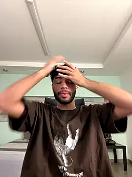 RaphaelDufort online show from December 4, 2025, 5:56 pm