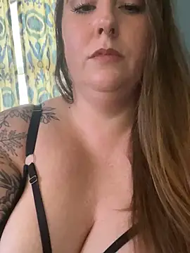 Domimommy420 online show from October 23, 2025, 4:05 pm