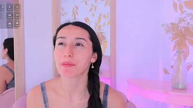Snapshot of Ginevra_esposito chatting on October 7, 2025, 12:50 pm Ginevra esposito online show from October 7, 2025, 12:50 pm