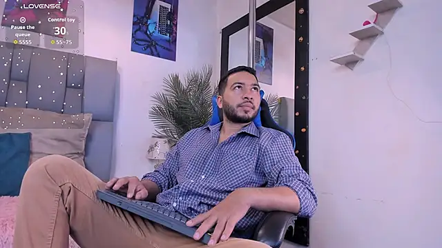 Snapshot of Edahi1386 chatting on September 21, 2025, 1:38 pm Edahi1386 online show from September 21, 2025, 1:38 pm