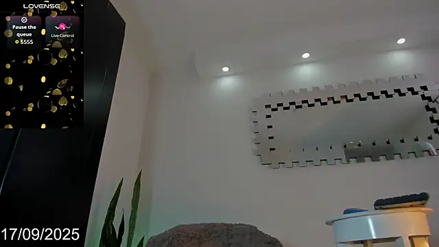 Snapshot of Luck_Andrew chatting on September 17, 2025, 8:44 pm Luck Andrew online show from September 17, 2025, 8:44 pm