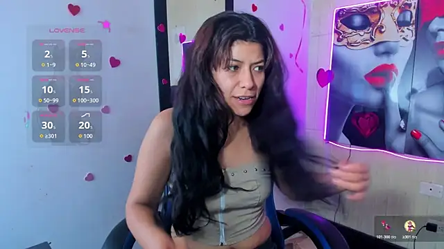 Snapshot of Raven_Rouge_ chatting on April 24, 2026, 12:18 pm Raven Rouge online show from April 24, 2026, 12:18 pm