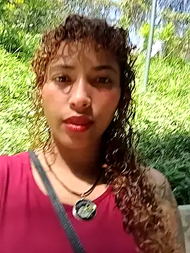 Vikyvoyeur online show from November 7, 2025, 6:34 pm