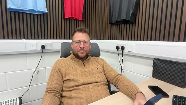 Snapshot of bilf1978 chatting on February 13, 2026, 7:30 am bilf1978 online show from February 13, 2026, 7:30 am