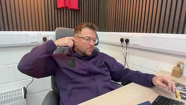 bilf1978 online show from March 9, 2026, 7:34 am