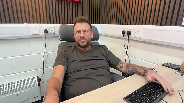 bilf1978 online show from March 18, 2026, 10:07 am