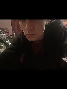 XanderOzzz online show from November 18, 2025, 9:56 am