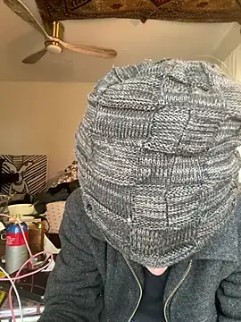 XanderOzzz online show from February 12, 2026, 1:55 pm