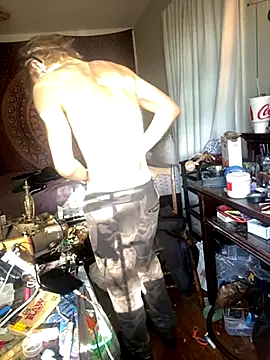 XanderOzzz online show from November 16, 2025, 8:02 pm