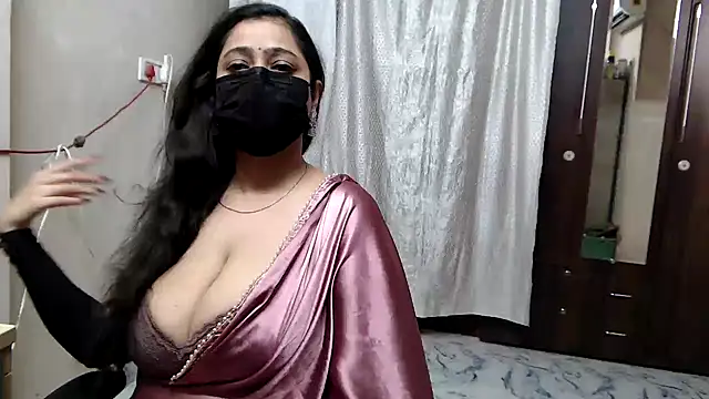 sexy indianboobs online show from May 17, 2026, 11:43 am