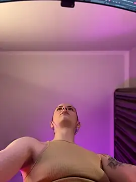 Snapshot of bigJuicyPussy chatting on February 22, 2026, 1:57 pm bigJuicyPussy online show from February 22, 2026, 1:57 pm