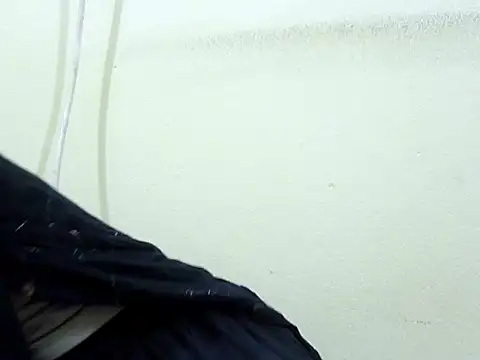 smallcuute online show from December 3, 2025, 8:19 pm