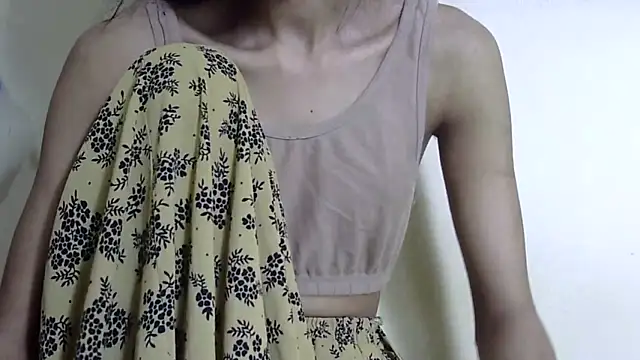 smallcuute online show from February 20, 2026, 7:16 pm