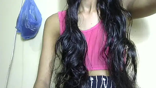 smallcuute online show from February 24, 2026, 11:33 am