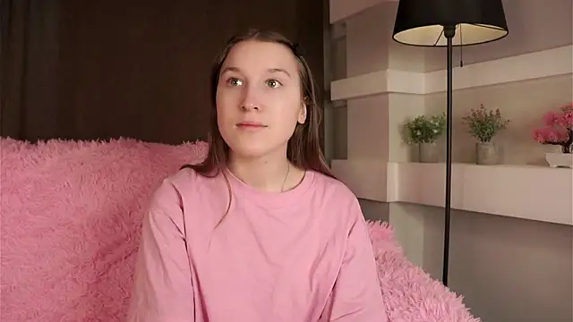 Snapshot of NanaMertins chatting on February 26, 2026, 1:05 am NanaMertins online show from February 26, 2026, 1:05 am