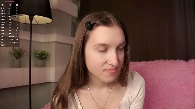 Snapshot of NanaMertins chatting on March 1, 2026, 1:05 am NanaMertins online show from March 1, 2026, 1:05 am