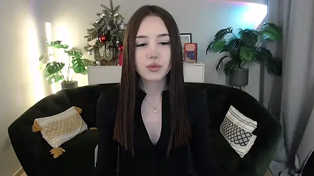 BlackEyesGirl online show from January 13, 2026, 6:39 am