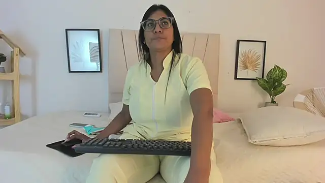 Snapshot of _Miaa_khalifa_ chatting on February 10, 2026, 12:26 pm Miaa khalifa online show from February 10, 2026, 12:26 pm