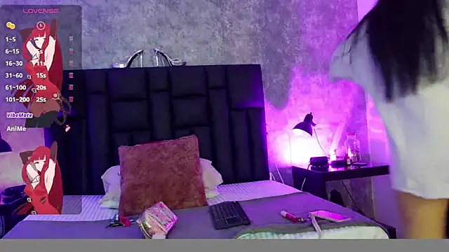 crystaldarliing online show from April 3, 2026, 6:14 pm