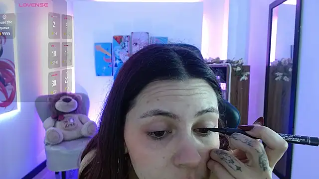 Snapshot of AlanaGarcia19 chatting on December 5, 2025, 11:42 am AlanaGarcia19 online show from December 5, 2025, 11:42 am