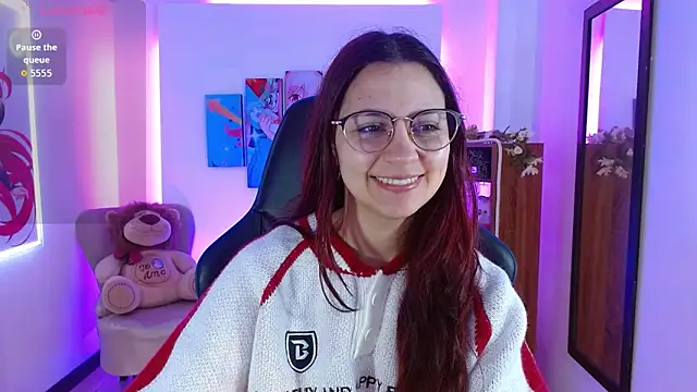 Snapshot of AlanaGarcia19 chatting on December 1, 2025, 11:55 am AlanaGarcia19 online show from December 1, 2025, 11:55 am