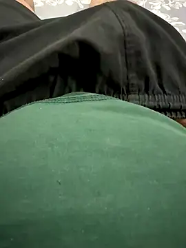 saumon3022 online show from November 8, 2025, 7:39 pm