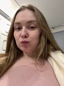 DeniMilkyyyyy online show from March 19, 2026, 8:53 pm